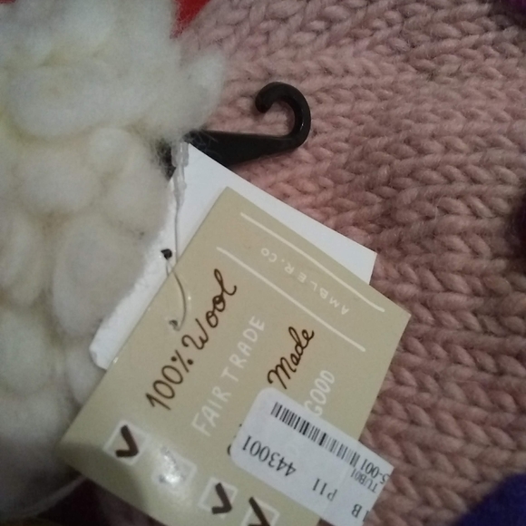 Wool hat - Picture 2 of 3